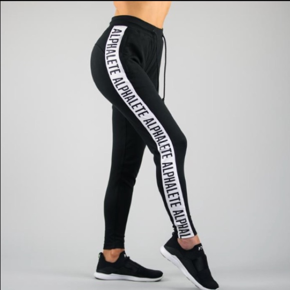 BNWT Alphalete Statement Jogger